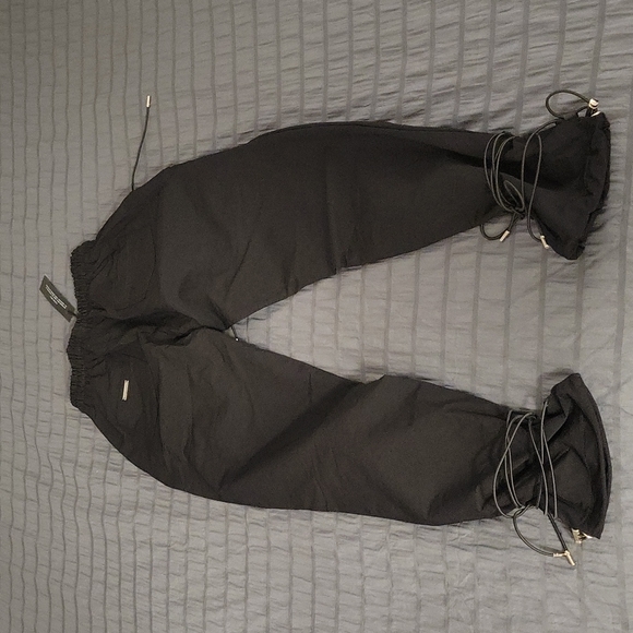 Manière De Voir - Cargo Pants with Bungee cord - Picture 2 of 3